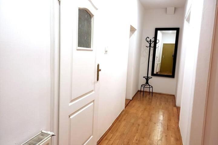 Apartment Old Town - 5 Bedrooms Soltyka S2 *